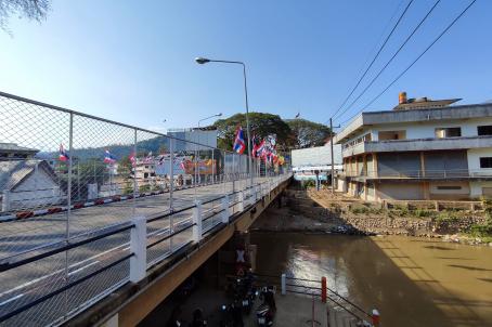 မယ်ဆိုင်ဘက်က တွေ့မြင်ရသည့် မြန်မာ - ထိုင်းချစ်ကြည်ရေး အမှတ်(၁)တံတား