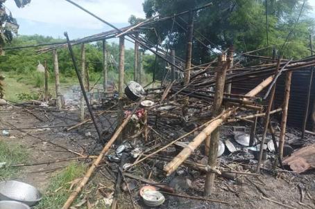 မီးရှို့ခံရသည့် ကလေးမြို့နယ်အတွင်းမှ UG စခန်း
